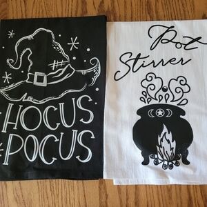 Halloween dish towels. 2 in a set